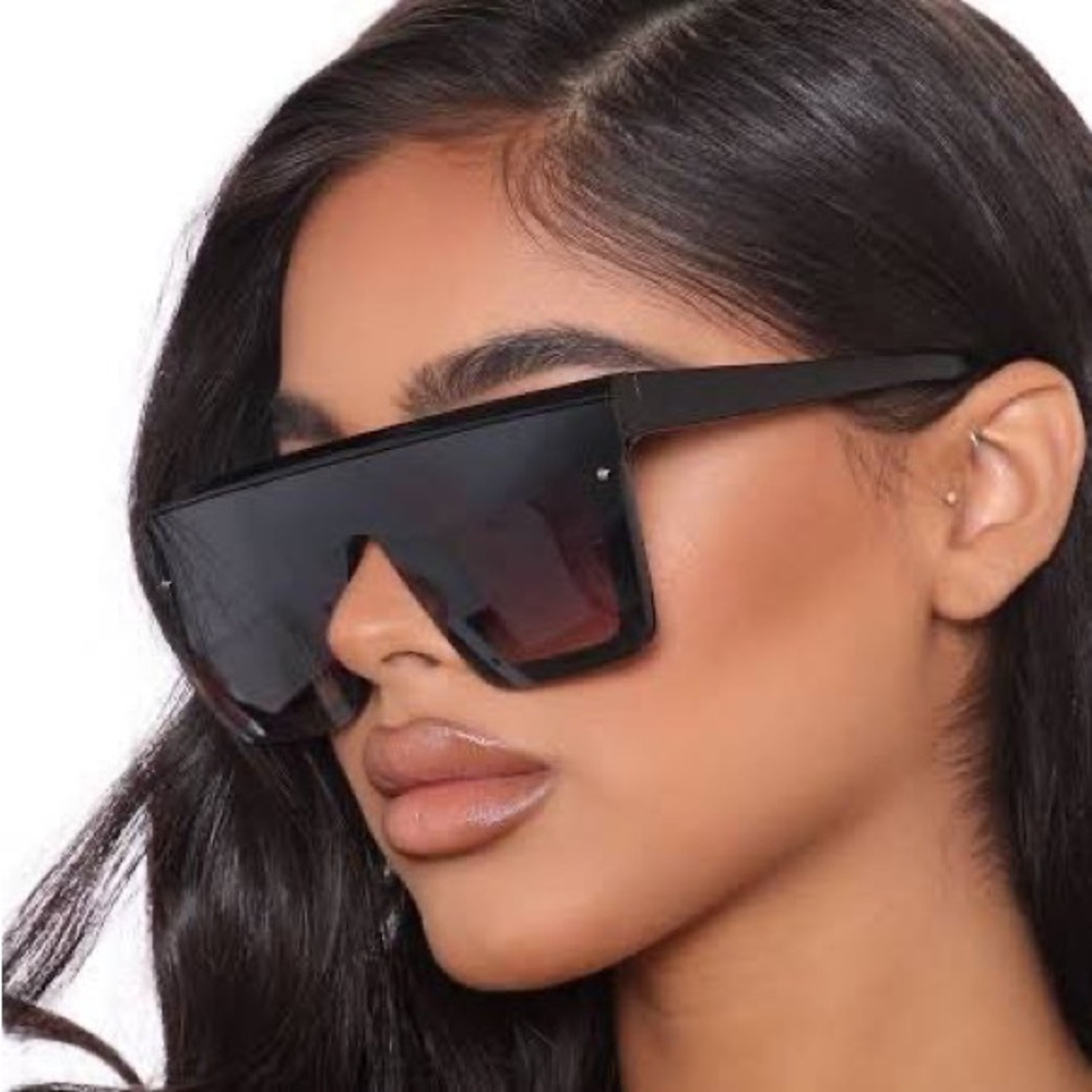 Oversized Square Sunglasses | Black - Picture 8 of 9